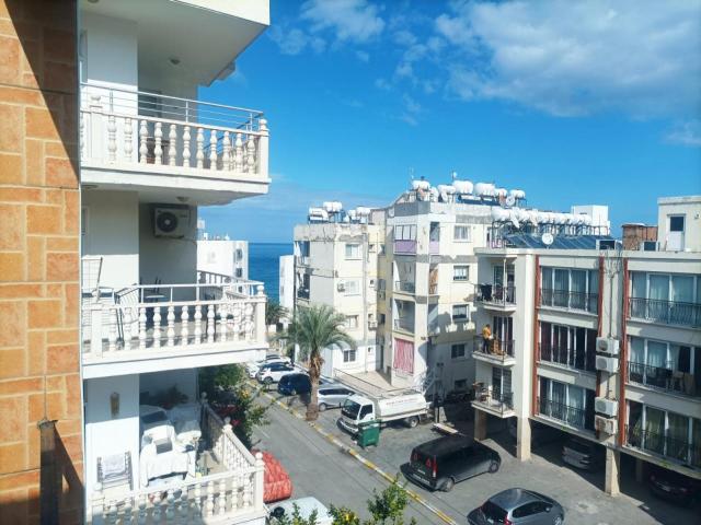 Deniz ve Dağ Manzaralı 2+1 Penthouse Satılık - Girne, Kaşgar Bölgesi